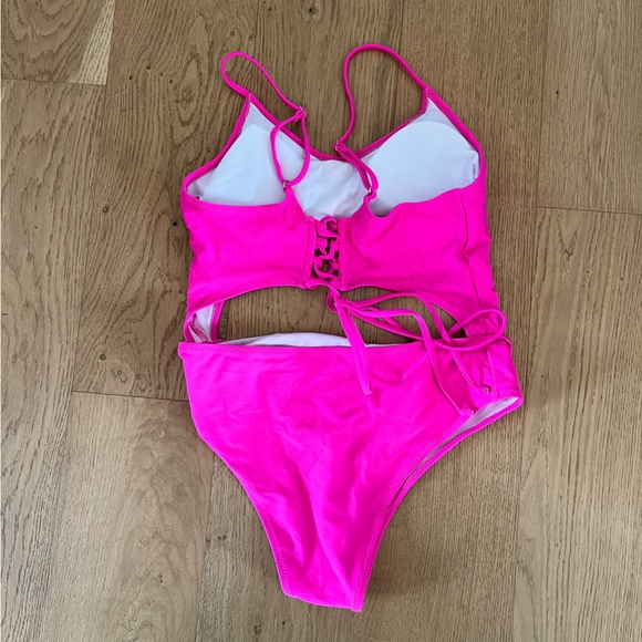 Women’s hot pink bikini size Large with detailed lace back and open stomach - Picture 2 of 3